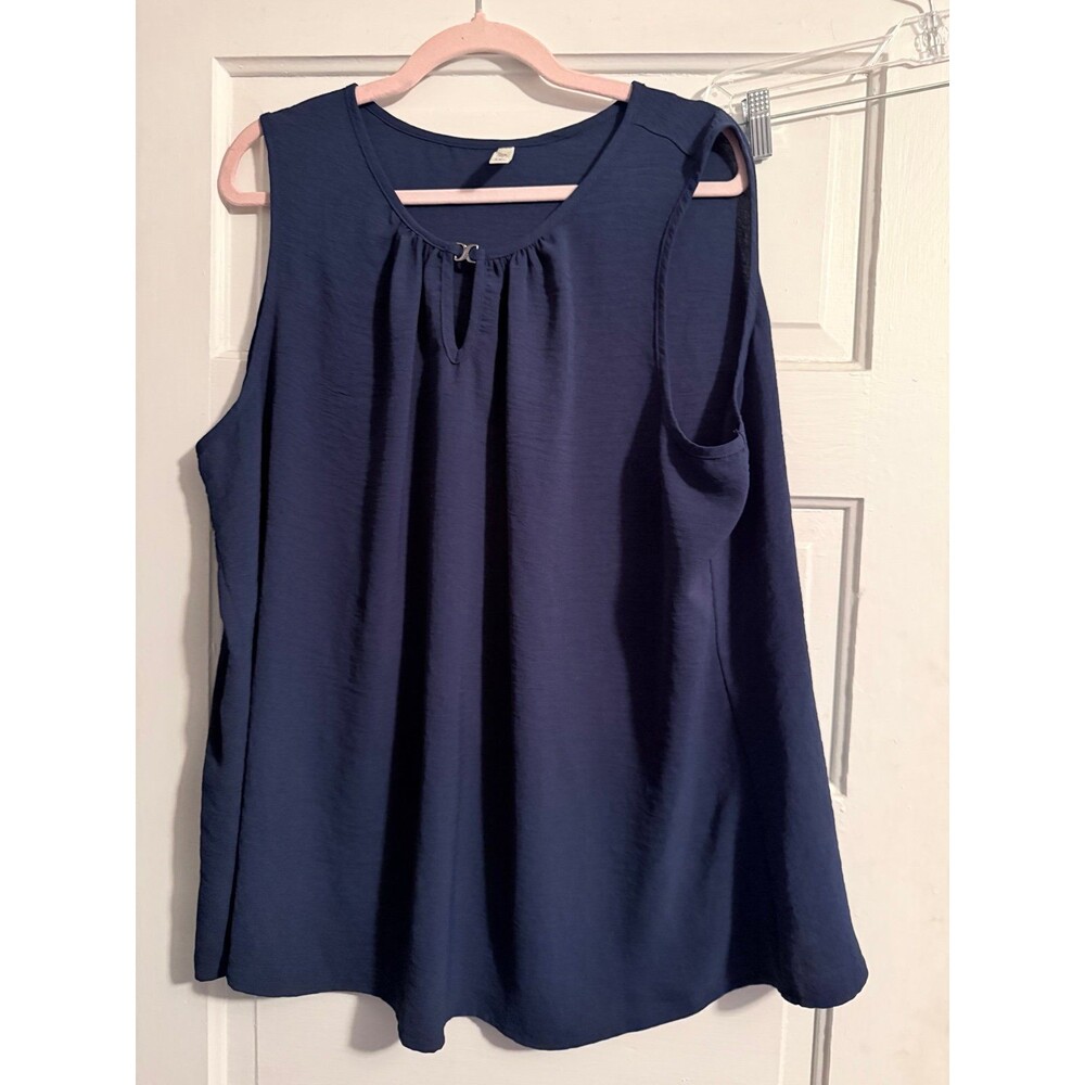 Women’s plus sleeveless top
